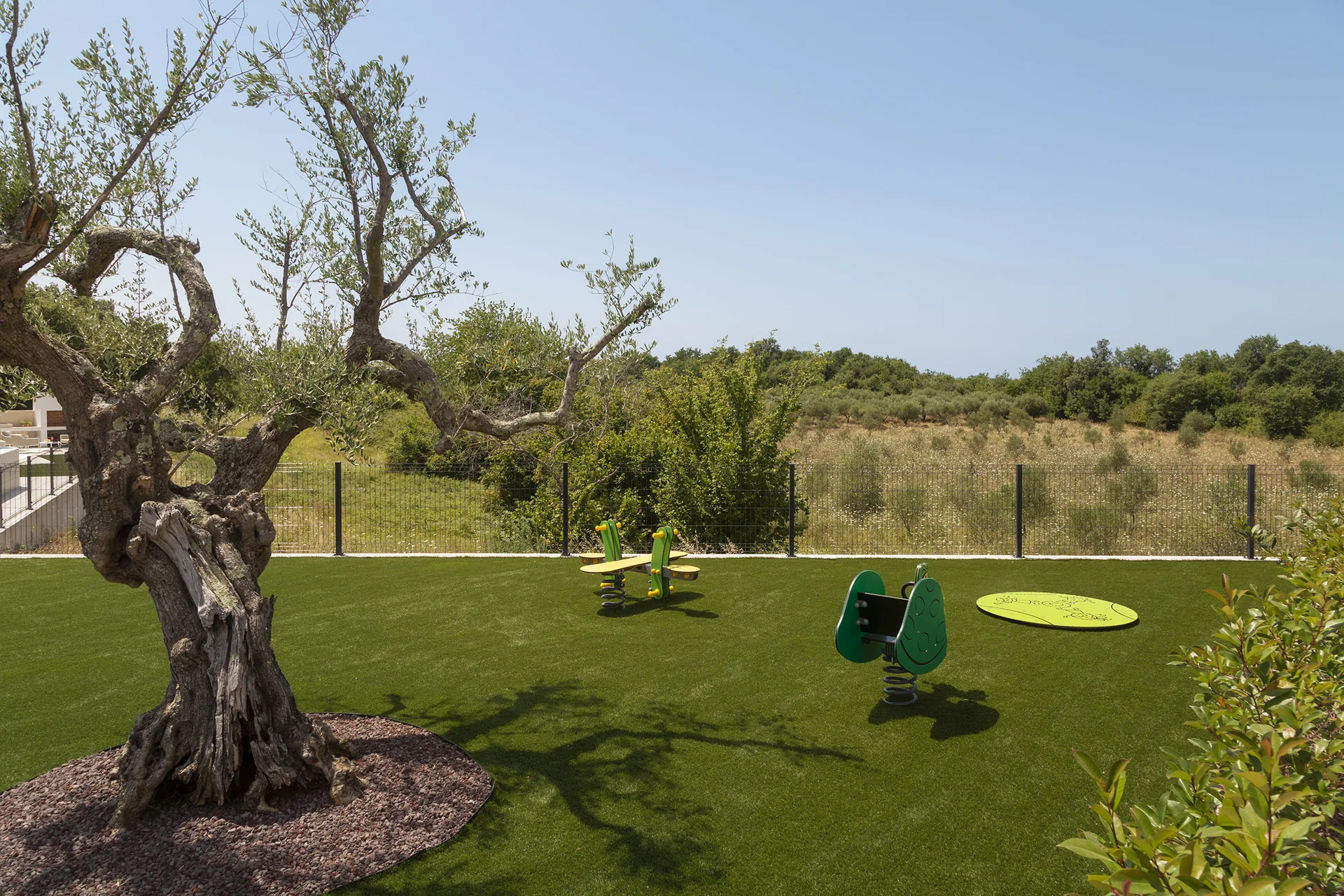 Garten und Spielplatz